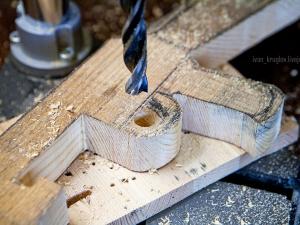 Как сделать деревянный автомат своими руками
